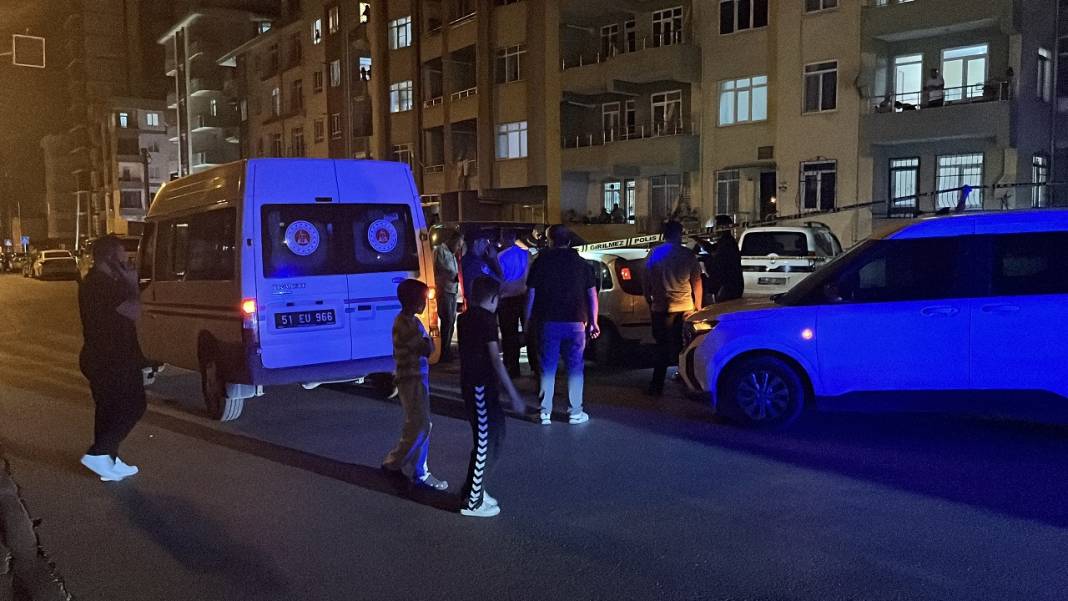 Korkunç cinayet! Arabada başlarından vurulmuş halde bulundular 5